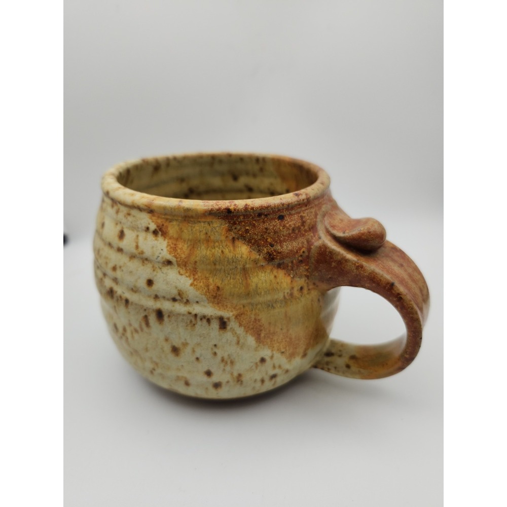 Large Stoneware Mug with Thumb Rest. Artist Signed Studio Pottery. Speckled - Picture 3 of 7